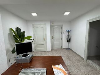 Oficina en venta en Barrio Alto - San Félix - Oliveros - Altamira en Almería