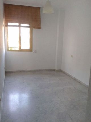 Piso en venta en La Buhaira en Sevilla