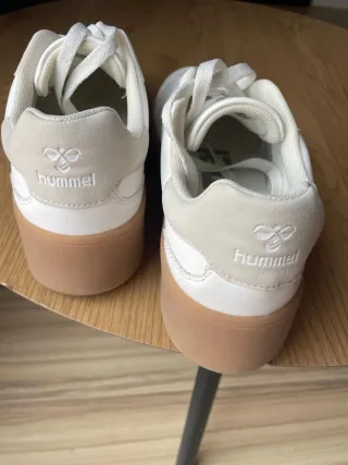 Zapatillas Hummel blancas y marrones T38