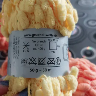 3 gomitoli filato effetto bouclè arancione