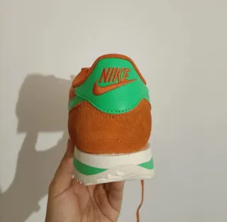 T42 Nike Cortez TXT Naranja/Verde