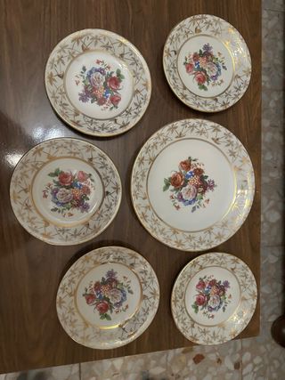 Platos de porcelana con detalles dorados