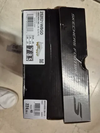 Zapatillas Fútbol Skechers Doradas Blancas