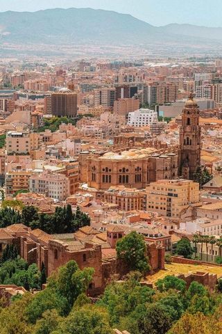 Piso en venta en Girón - Las Delicias - Tabacalera en Málaga