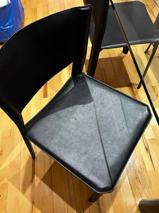 Mesa Comedor Cristal y 4 Sillas Piel