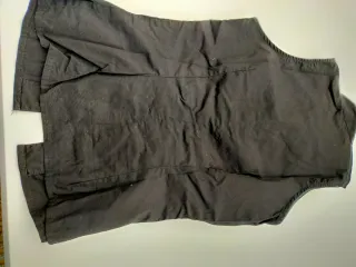 Blusa estilo chino negra sin mangas