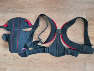 Mochila Porta Bebé BabyBjörn Mini Roja