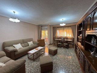 Piso en venta en Florida Alta en Alicante