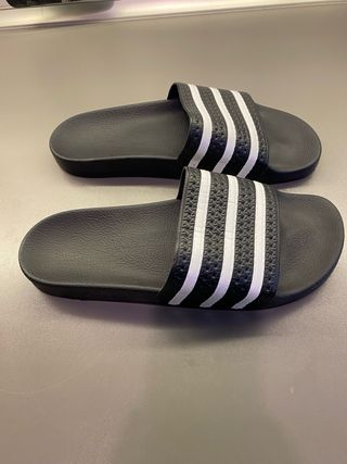 SANDALIAS ADIDAS ADILETTE AQUA SHOWER. sin usar