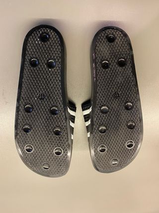 SANDALIAS ADIDAS ADILETTE AQUA SHOWER. sin usar