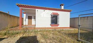 Chalet en venta en La Banda - Campo de Fútbol en Chiclana de la Frontera