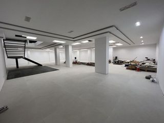 Oficina en alquiler en Playa de la Fontanilla en Marbella