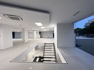 Oficina en alquiler en Playa de la Fontanilla en Marbella