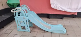 Tobogán infantil plegable con canasta