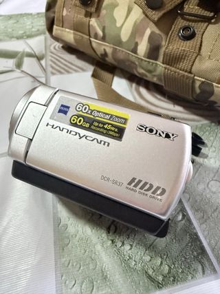 Cámara Sony Handycam DCR-SR37 HDD Plata