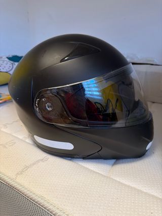 Casco de moto negro