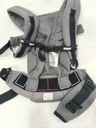 Mochila Ergobaby Omni Breeze Gris