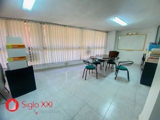 Local comercial en venta en Piscinas en Villarreal