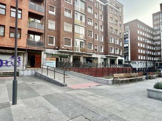 Local comercial en venta en San Pedro de Deusto-La Ribera en Bilbao