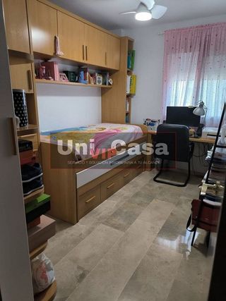 Piso en venta en Santa Rosa - Valdeolleros en Córdoba