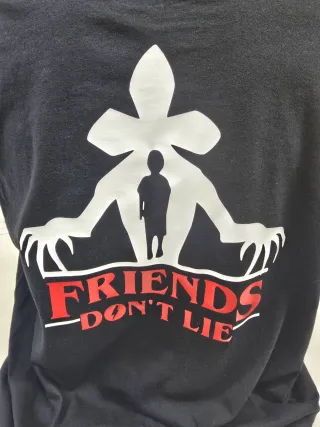 Camiseta Stranger Things Negra