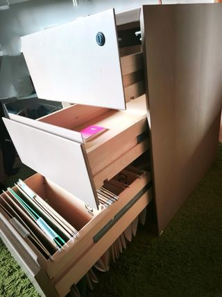 Mesa de oficina cristal/ dos archivadores