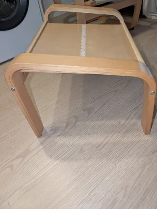 Sillón y reposapiés Poang