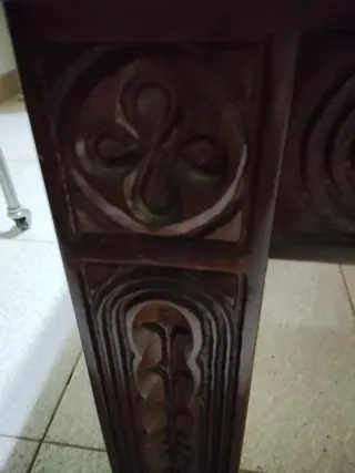 Mesa baja madera tallada y mármol