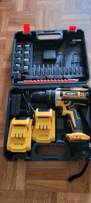 Taladro Percutor Suby con 2 Baterías y Maletín