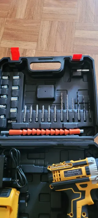 Taladro Percutor Suby con 2 Baterías y Maletín