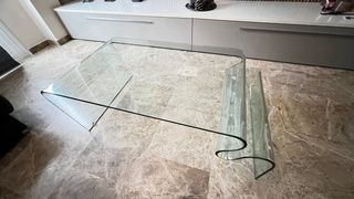 Mesa de cristal templado diseño curvo
