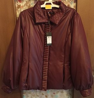 CHAQUETÓN SEÑORA T/L. MARCA ESCORPION. A ESTRENAR.