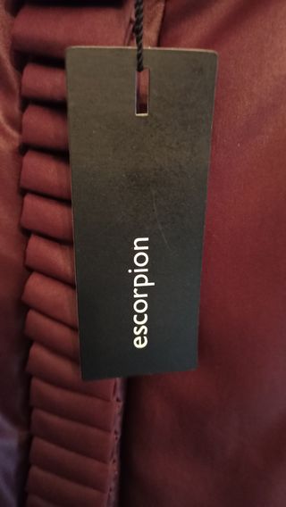 CHAQUETÓN SEÑORA T/L. MARCA ESCORPION. A ESTRENAR.