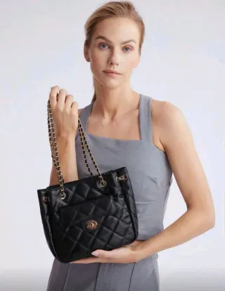 Borsa a tracolla trapuntata con catena