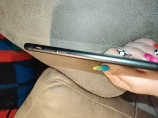 iPhone 11 Batería al 77%