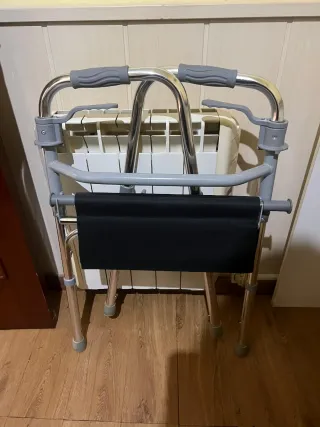 Andador plegable en buen estado