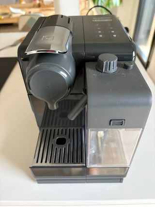 Cafetera Nespresso Lattissima Touch Negra