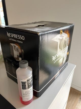 Cafetera Nespresso Lattissima Touch Negra