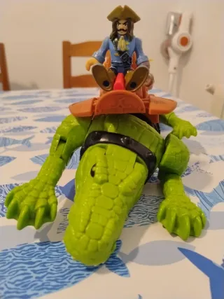 Juguete Cocodrilo con Jinete Pirata