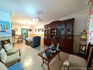 Chalet en venta en Linares