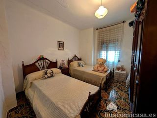 Chalet en venta en Linares