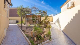 Chalet en venta en La Siesta - El Salado - Torreta en Torrevieja