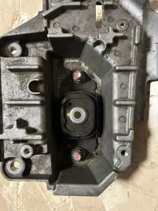 Soporte motor Clio 3 RS