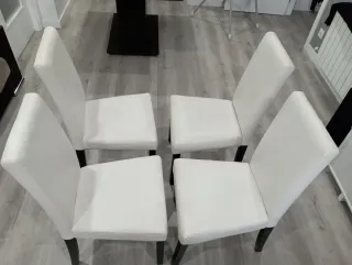 Mesa extensible comedor y 4 sillas madera