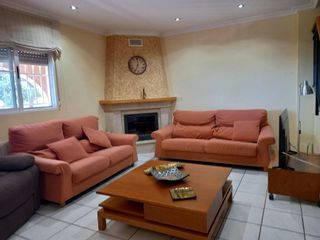 Casa adosada en alquiler en Jubalcoi en Elche