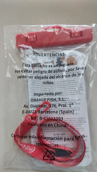 Funda impermeable móvil Coca-Cola sin usar