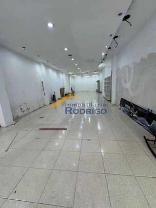 Local comercial en venta en Gamonal en Burgos