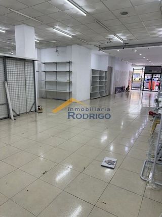 Local comercial en venta en Gamonal en Burgos
