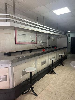 Local comercial en venta en Cuatro Caminos en Santander