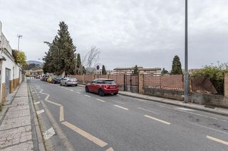 Piso en venta en Crta. De la Sierra en Granada